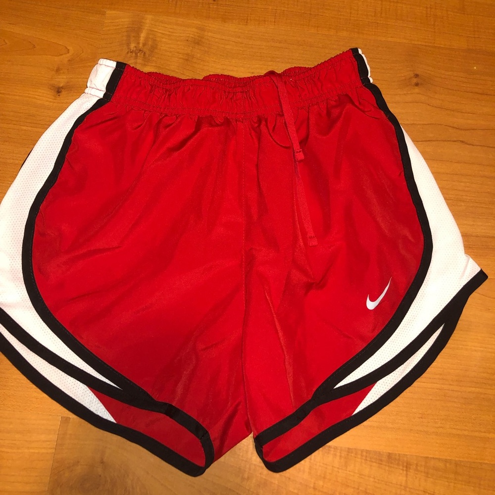 red nike shorts SIZE XSMALL